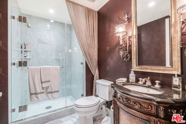 1 W Century Drive, Los Angeles CA: https://media.crmls.org/mediaz/73ca9270-3499-4d8b-b87e-42903ec92fde.jpg