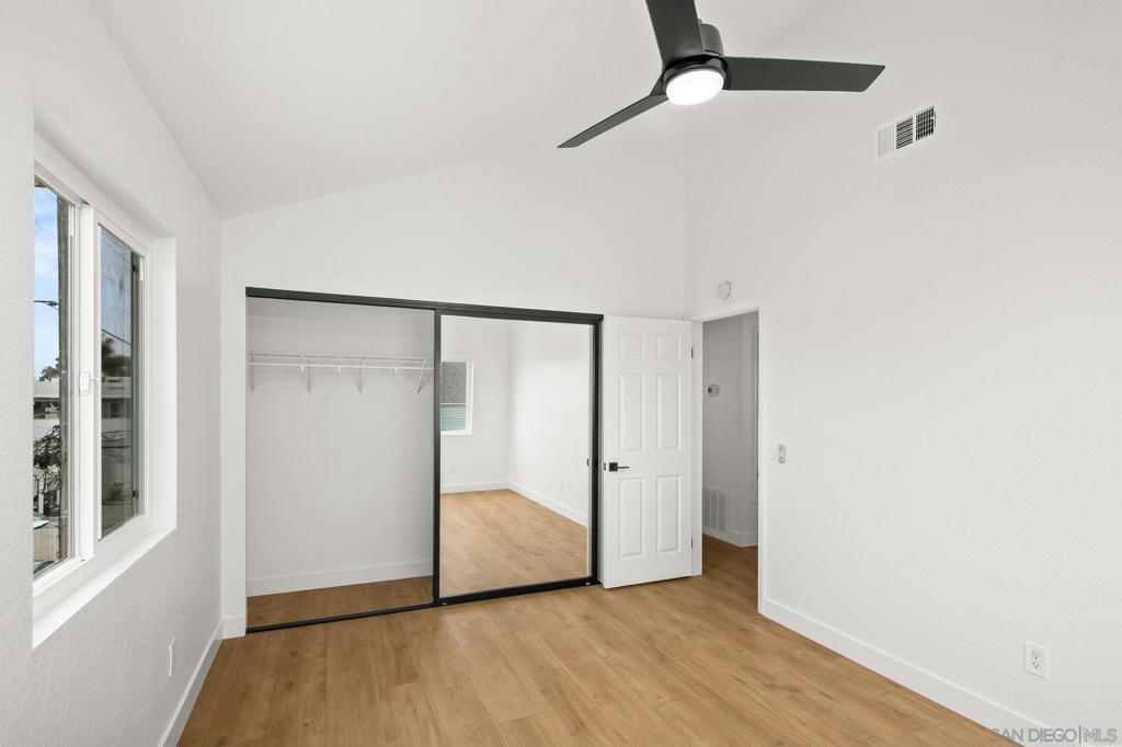 MLS #250045021SD image #17