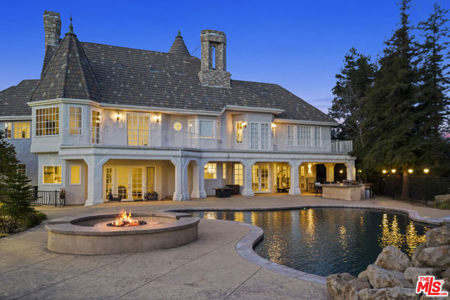 22510 La Quilla Drive, Chatsworth CA: https://media.crmls.org/mediaz/73cb6e5c-1ed0-4964-a6d9-58223702ea39.jpg