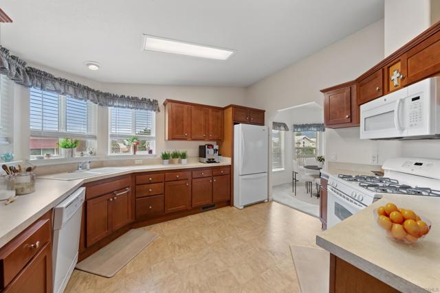 31750 Machado St, Lake Elsinore CA: https://media.crmls.org/mediaz/73cb7637-3218-4418-8c64-73dae93c0d83.jpg