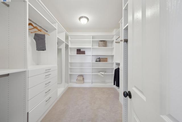 2307 Vineyard Heights Ln, Pleasanton CA: https://media.crmls.org/mediaz/73cbdf73-4393-403a-ad71-63c48c150b33.jpg