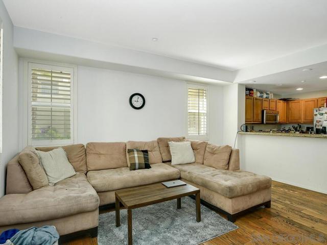 7725 El Cajon Blvd, La Mesa CA: https://media.crmls.org/mediaz/73cbf684-70f1-402f-a82c-86827787eb0f.jpg