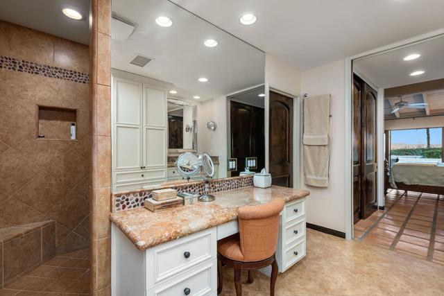 Image 25 of 75 For 40320 Via Entrada