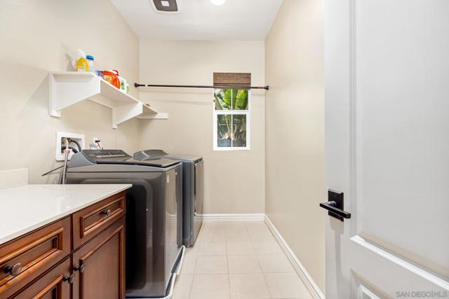 12712 Cloudbreak Ave, San Diego CA: https://media.crmls.org/mediaz/73ce1435-1784-48e2-b9f9-7c75c040e292.jpg