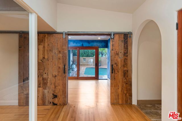16141 Bayberry Place, Sherman Oaks CA: https://media.crmls.org/mediaz/73ceea73-89ca-417c-b3dc-d93cba0c2e56.jpg