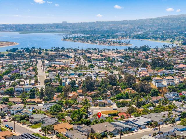 4840 Penrose Ct, San Diego CA: https://media.crmls.org/mediaz/73cf90ad-c945-4d15-9609-743a3e0da8e6.jpg
