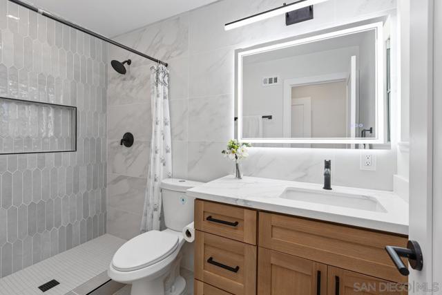 5252 Mount Blanca Dr, San Diego CA: https://media.crmls.org/mediaz/73d029e1-bb17-49de-95d3-e67c6990f08e.jpg