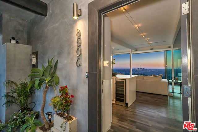 8506 Magnolia Drive, Los Angeles CA: https://media.crmls.org/mediaz/73d06b50-e450-46d5-b28e-d1c2a490f9c5.jpg