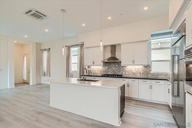 3128 Canon St, San Diego CA: https://media.crmls.org/mediaz/73d08ff6-9584-4cb1-b77b-8e0474156e56.jpg