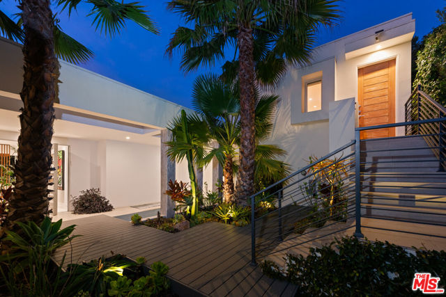 2630 EDEN Place, Beverly Hills CA: https://media.crmls.org/mediaz/73d093a7-43bc-4b2f-b4e3-0f7dce71e33d.jpg
