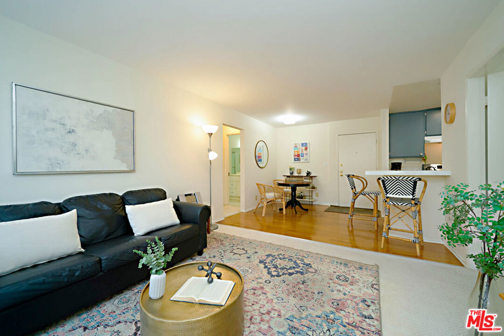 320 S Ardmore Avenue #323