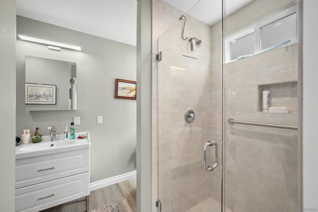 1510 2 Orangeview Dr,  CA: https://media.crmls.org/mediaz/73d14d23-9777-40dc-8821-9662d6a826a9.jpg