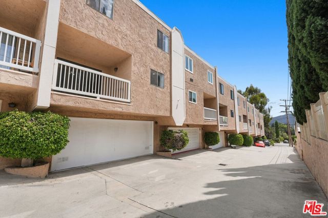 3245 Altura Avenue, 8 photo 35