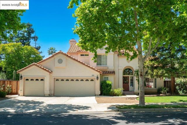 1281 Sea Vista Dr, Brentwood CA: https://media.crmls.org/mediaz/73d2143d-9e3d-4eea-9619-0662fe79678e.jpg
