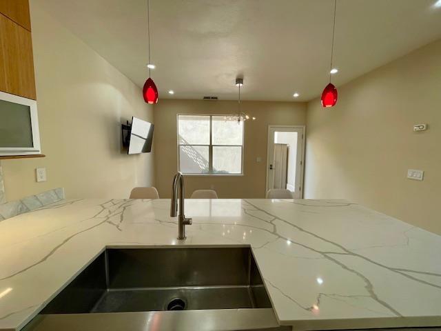 112 Concord Circle, Mountain View CA: https://media.crmls.org/mediaz/73d23e41-f069-4c8d-8551-c35d7eaa2135.jpg