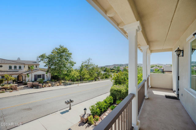 2079 Legacy Drive, Simi Valley CA: https://media.crmls.org/mediaz/73d2aa63-8f33-4b95-a417-8fd9d9e8a09f.jpg