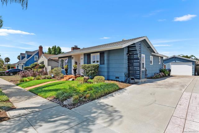 4744 49th St, San Diego CA: https://media.crmls.org/mediaz/73d2bfa7-0c11-4ec2-abc3-0455f06492ca.jpg
