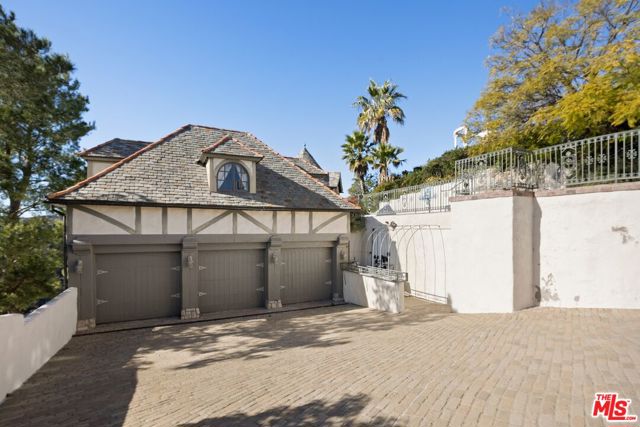 Drew Fenton | 1041 Somera Road Los Angeles CA | MLS: 7410994 Drew Fenton | 1041 Somera Road Los Angeles CA | MLS: 7410994