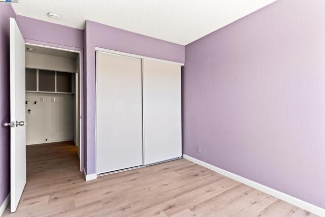 446 Bayview Cir, San Francisco CA: https://media.crmls.org/mediaz/73d44a5f-7ad9-4a17-90e9-cb738fcd5609.jpg
