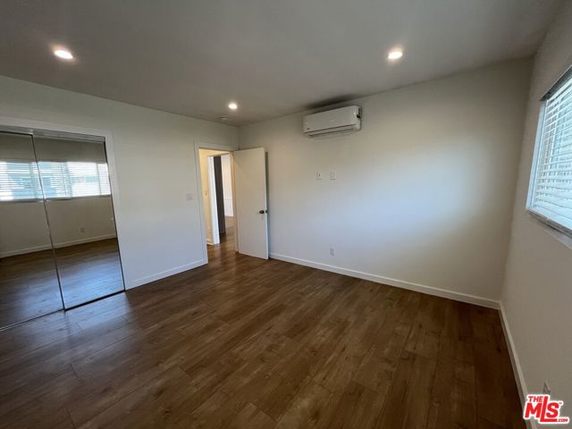 561 N Sweetzer Avenue, West Hollywood CA: https://media.crmls.org/mediaz/73d4ad01-177a-4f0a-9476-052efc25ebca.jpg