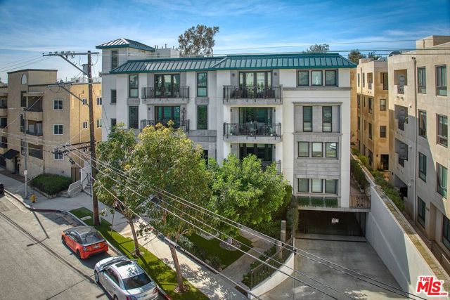Drew Fenton | 441 S Barrington Avenue Los Angeles CA | MLS: 7091568