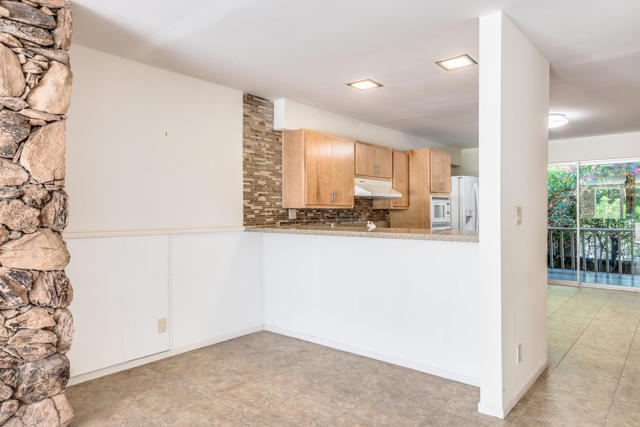 197 W Via Lola, Palm Springs CA: https://media.crmls.org/mediaz/73d4fc8f-8ac0-46dd-ba46-29ab0058c393.jpg