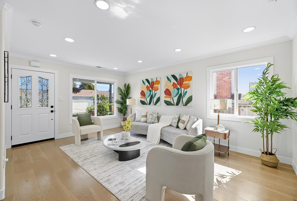4547 Cerritos Avenue