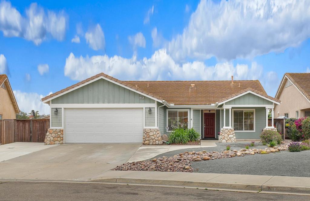 329 Del Flora St