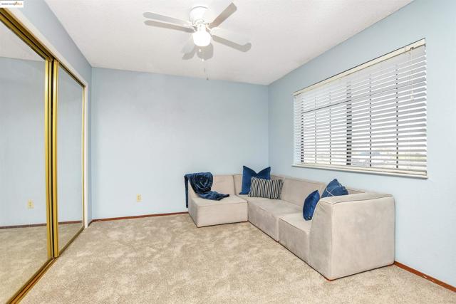 3215 Ohara Ave, Brentwood CA: https://media.crmls.org/mediaz/73d66d7f-a6c0-4893-b9dd-ae766983aa4e.jpg