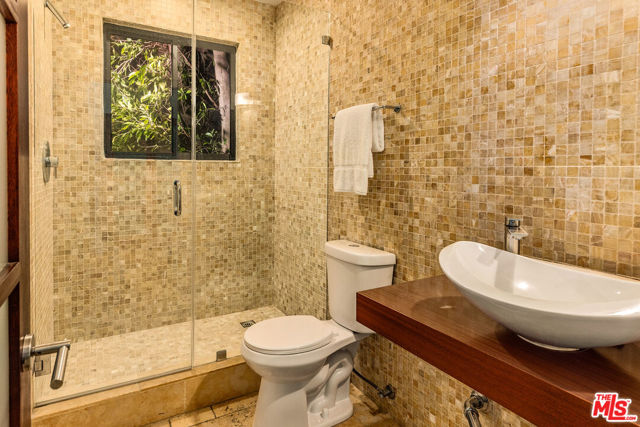 1634 Benedict Canyon Drive photo 1