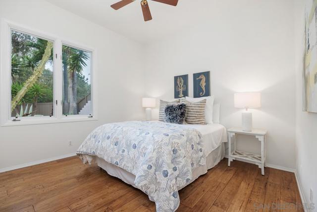 13563 Caminito Carmel, Del Mar CA: https://media.crmls.org/mediaz/73d73cf5-518b-49f8-a31c-9e49264ec202.jpg