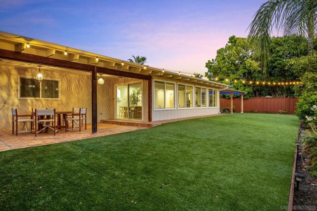 17268 Bernardo Oaks Dr, San Diego CA: https://media.crmls.org/mediaz/73d7c748-1e53-454d-9ef1-c3c90390ccf7.jpg