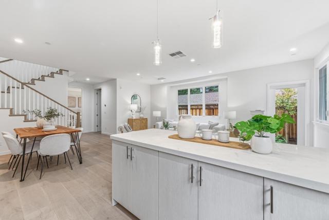 139 Flynn Avenue, Mountain View CA: https://media.crmls.org/mediaz/73d80a72-97d5-459f-a1f1-ca55e9a48d3a.jpg