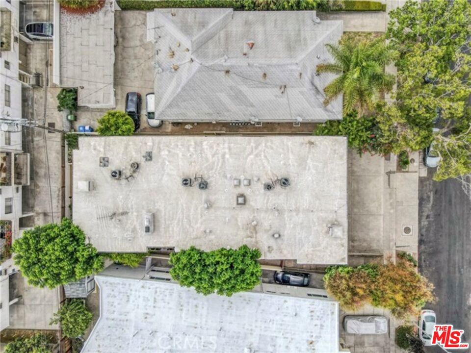 https://media.crmls.org/mediaz/73d88c0d-70d8-43e2-a808-a2327c32949d.jpg?preset=X-Large