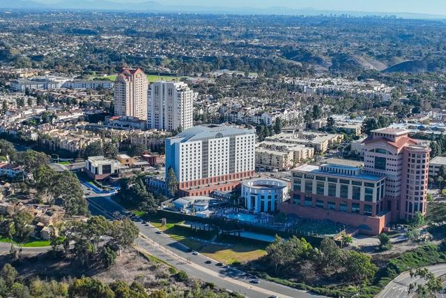 3550 Lebon Dr, San Diego CA: https://media.crmls.org/mediaz/73d8d0e6-14f4-41a2-84c1-df4bd5d59bbb.jpg