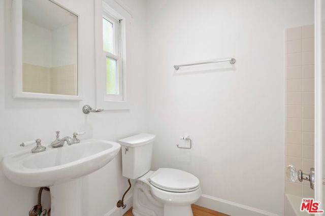 541 Homer Street, Manhattan Beach CA: https://media.crmls.org/mediaz/73d905db-c24e-40f0-8844-326b747a8753.jpg