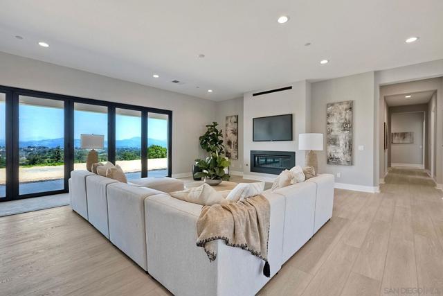 1648 Calle Catalina, Escondido CA: https://media.crmls.org/mediaz/73d94f0f-2525-4b11-9bd3-cee9a44ae7b3.jpg