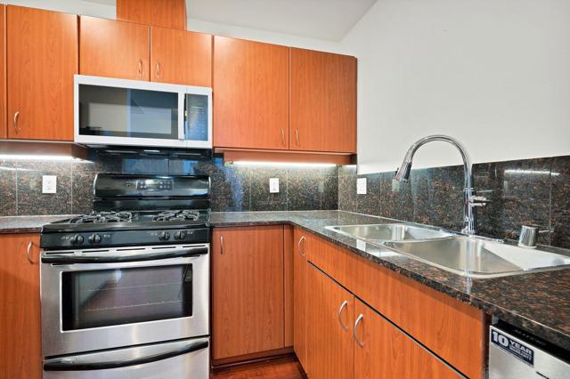Detail Gallery Image 13 of 54 For 1580 Union St #706,  San Diego,  CA 92101 - 2 Beds | 2 Baths