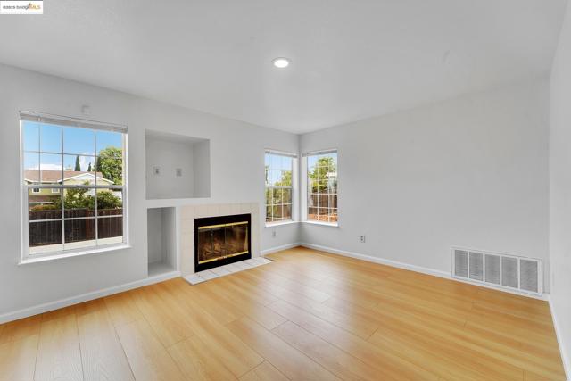 1764 Primrose Ln, Pinole CA: https://media.crmls.org/mediaz/73d9c3ae-fc33-43d1-85d5-170a975bad3b.jpg