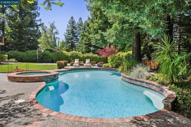 210 Still Creek Rd, Danville CA: https://media.crmls.org/mediaz/73d9ee68-4e6e-4e49-a152-eea16d1d5cab.jpg