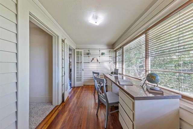 4229 Saint James Place, San Diego CA: https://media.crmls.org/mediaz/73da1006-7f2a-484e-8ff7-d55d8fa9520c.jpg