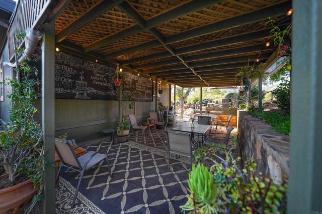 25260 E Old Julian Hwy, Ramona CA: https://media.crmls.org/mediaz/73dac9a2-da56-42a8-96bd-2eb211b35f4e.jpg