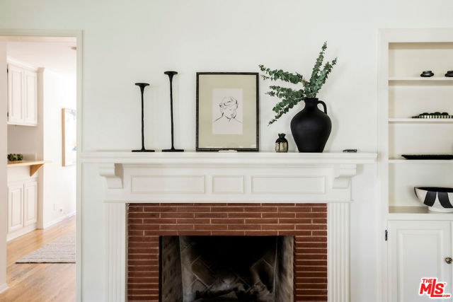 1475 Edris Drive, Los Angeles CA: https://media.crmls.org/mediaz/73db7c30-c507-4d03-9b4c-dc5881eae5f3.jpg