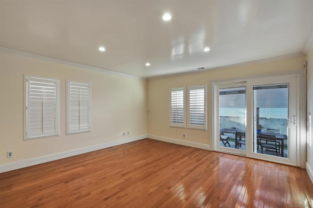 2036 Lincoln - photo 17