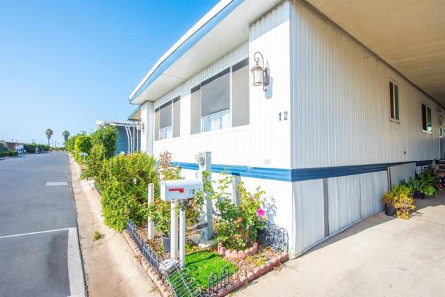 1010 Bobier Dr E, Vista CA: https://media.crmls.org/mediaz/73dc8407-4dfb-477b-9a31-edb648731aba.jpg