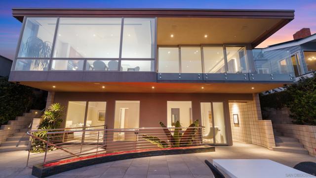 1230 Neptune Ave, Encinitas CA: https://media.crmls.org/mediaz/73dd300d-a999-4577-b833-1209c5821963.jpg