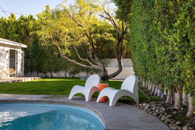 133 W San Carlos Road, Palm Springs CA: https://media.crmls.org/mediaz/73de2ef8-5282-4c3a-a409-4a98c6ce5c1b.jpg