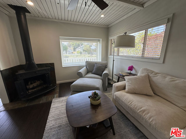440 Howland Canal, Venice CA: https://media.crmls.org/mediaz/73de8f68-9e0c-495d-9b85-2fec6aa2595c.jpg