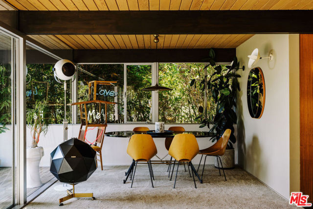 3319 Tareco Drive, Los Angeles CA: https://media.crmls.org/mediaz/73dea362-782c-4069-9e1a-17ae406e20fe.jpg