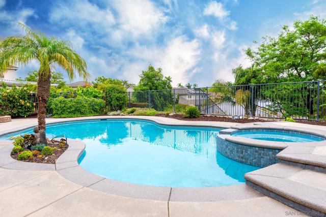1971 Pizarro Lane, Escondido CA: https://media.crmls.org/mediaz/73ded3e1-4bf1-469d-bcef-54a309733411.jpg
